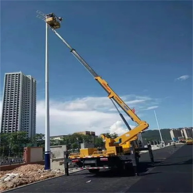 和乐镇维修路灯的曲臂升降车出租